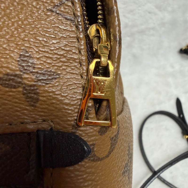 ▫️限量後背包的天花板▫️95新LV達芙妮限量小書包 雙色書包 後背包-14