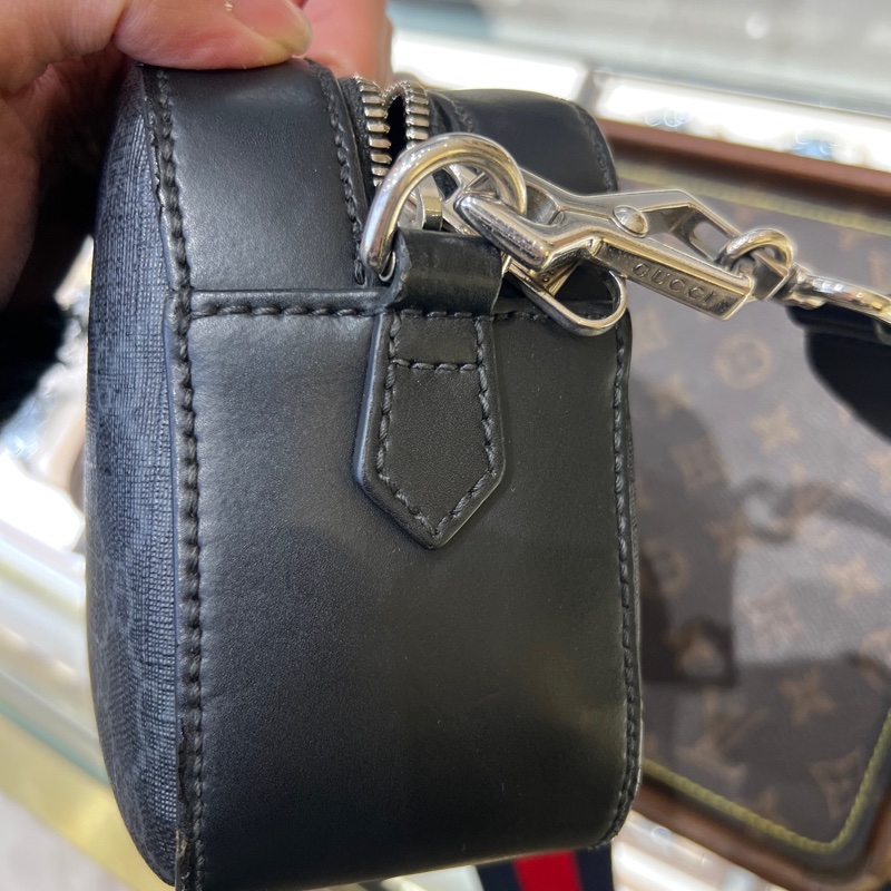 Gucci 古馳男包老花GG Supreme相機包帆布材質-4