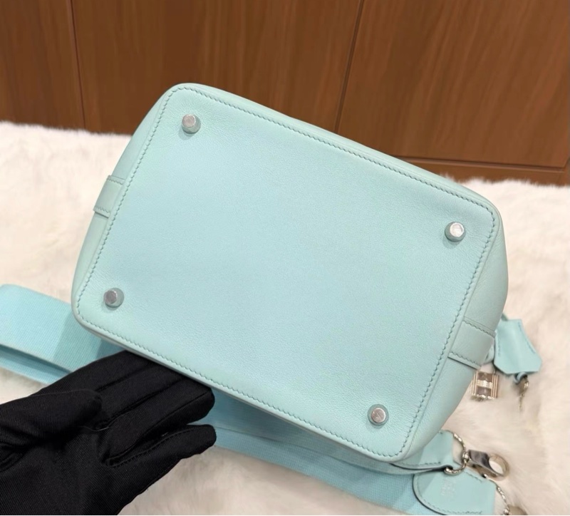 A刻Hermes愛馬仕 馬卡龍藍色銀扣牛奶盒子toolbox 20cm 有鎖鑰匙。-3