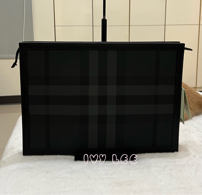 BURBERRY 黑 炭灰色 格紋拉鍊 手拿包 電腦包 正品 二手精品-1