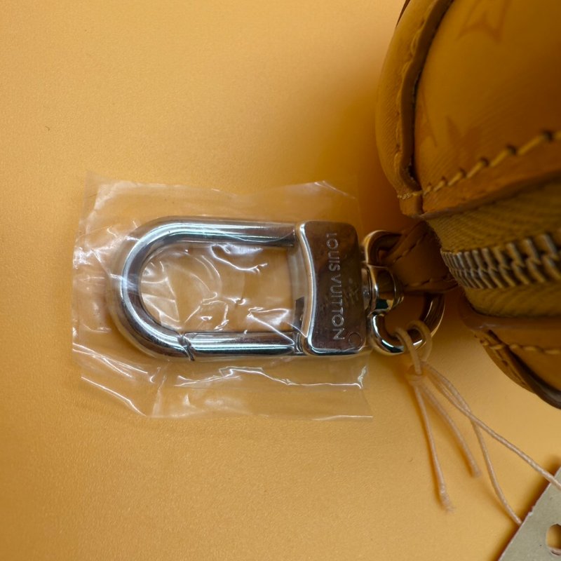 LV 全新 Croissant 可頌 牛角麵包 包包吊飾 掛飾 零錢包 M01858-6