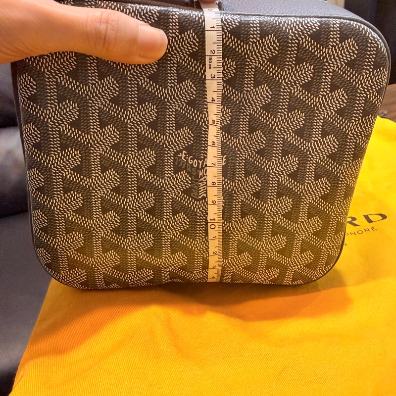 灰色goyard水桶-1