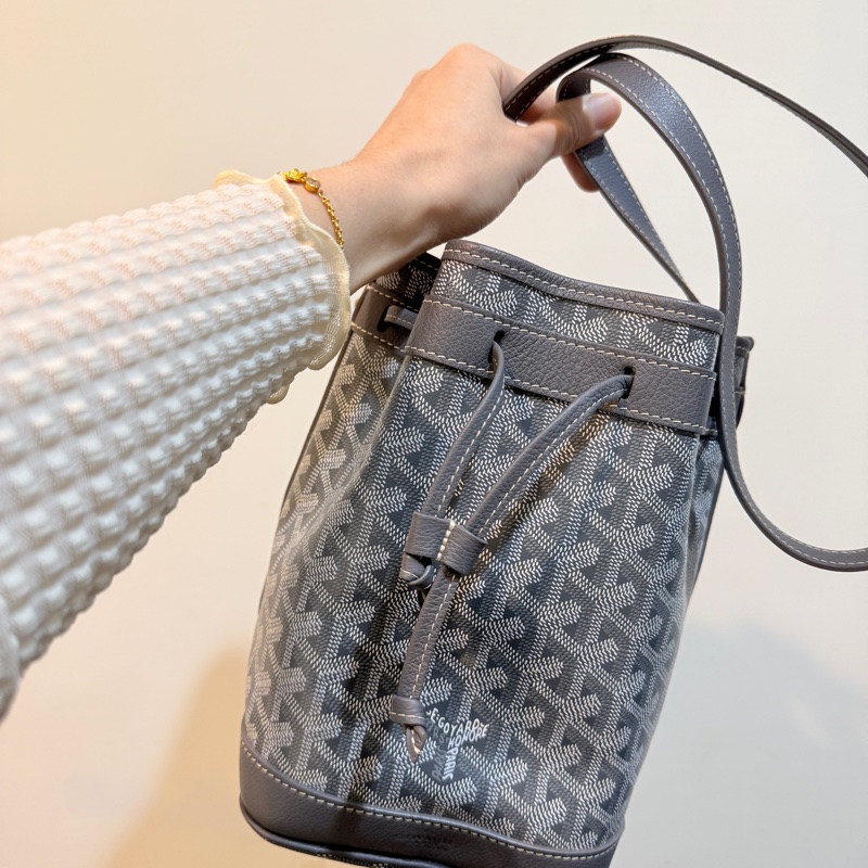 灰色goyard水桶-10