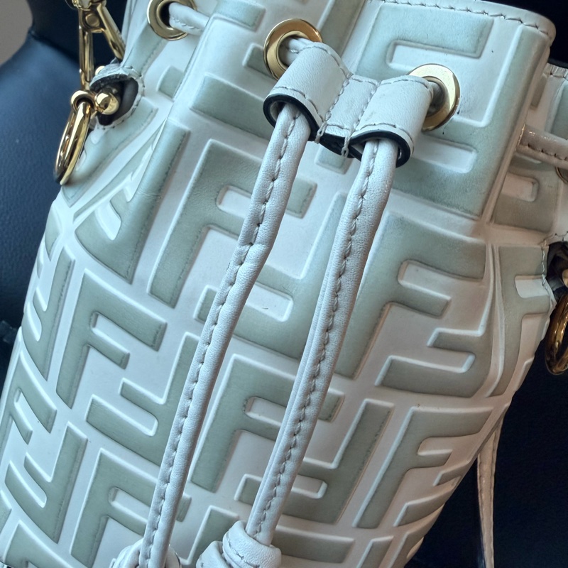 【超低價】Fendi 水桶包 🫰🏻誰背誰好看!-1