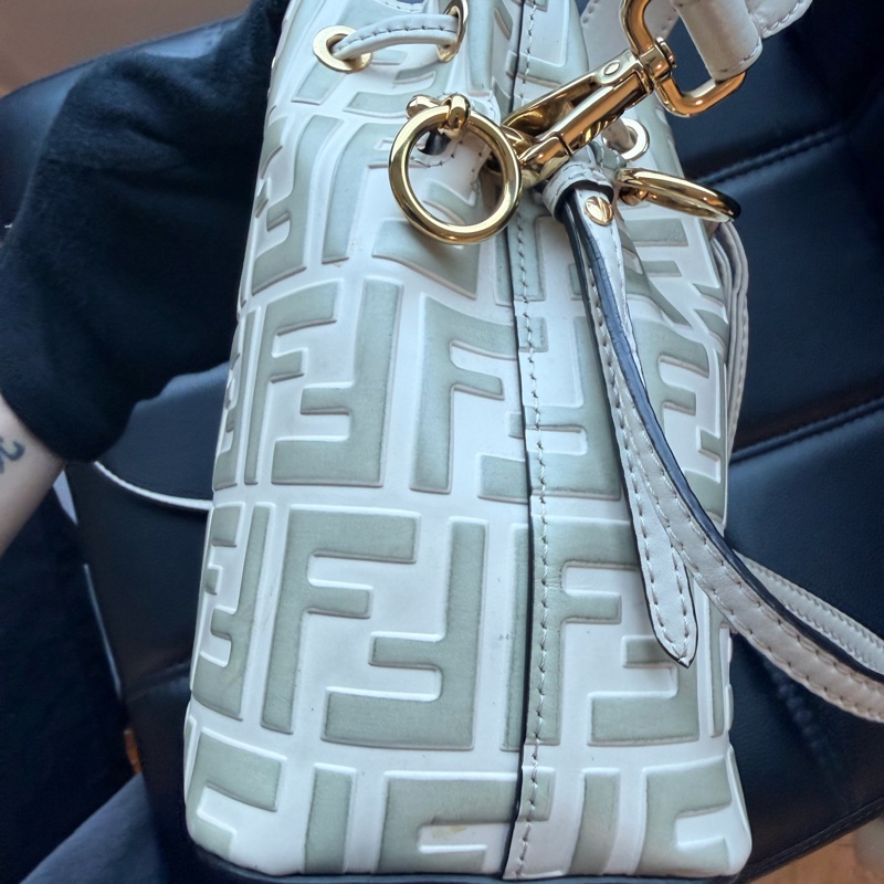 【超低價】Fendi 水桶包 🫰🏻誰背誰好看!-5