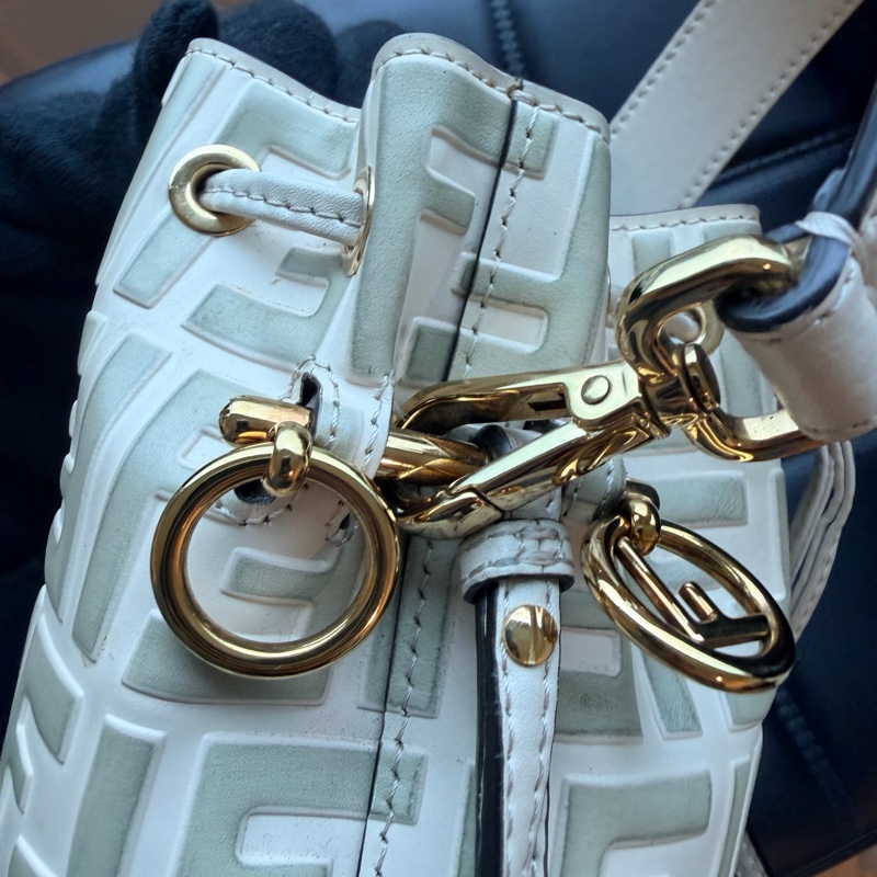 【超低價】Fendi 水桶包 🫰🏻誰背誰好看!-6