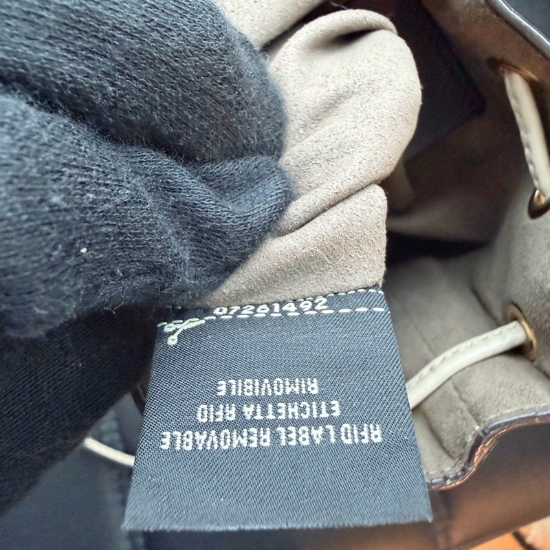 【超低價】Fendi 水桶包 🫰🏻誰背誰好看!-19