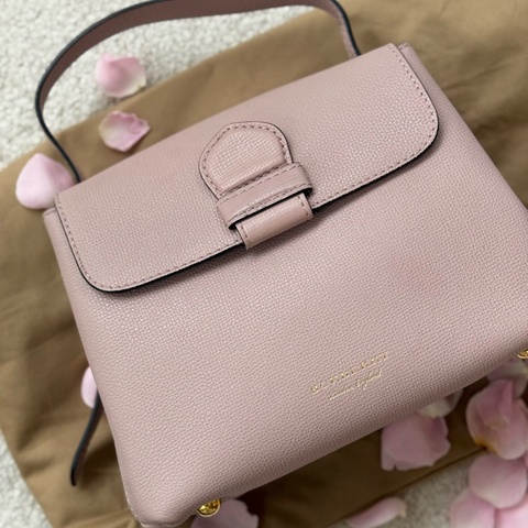 Burberry 乾燥玫瑰色斜背包💓
