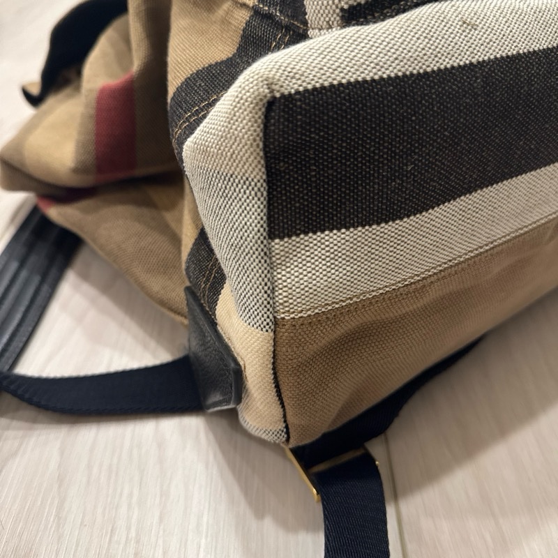 Burberry經典後背包-4