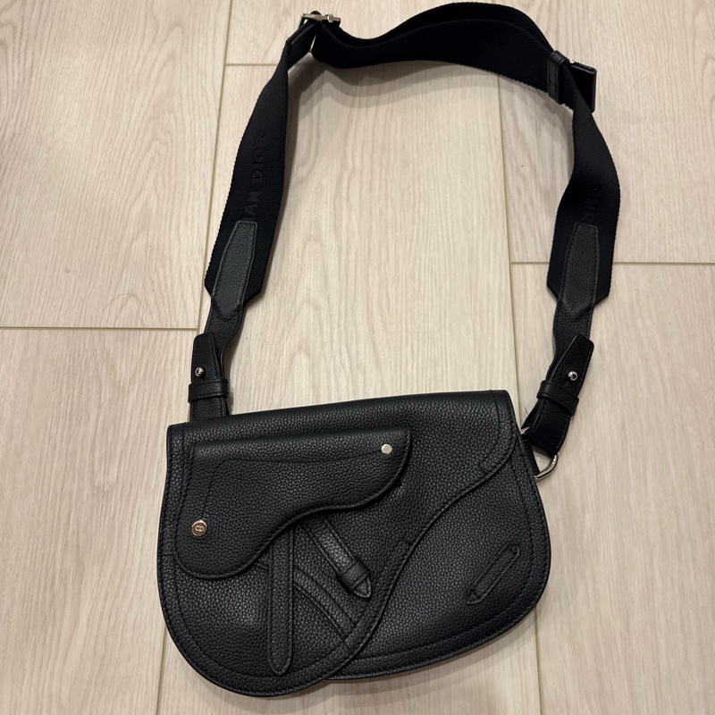 Dior 黑色斜挎包-0