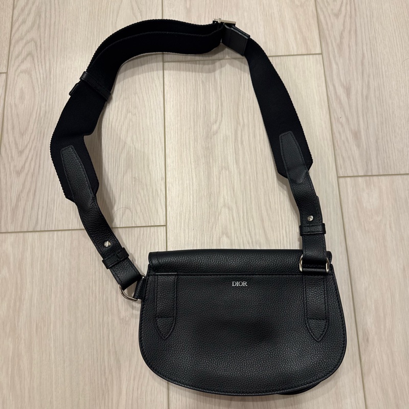 Dior 黑色斜挎包-6