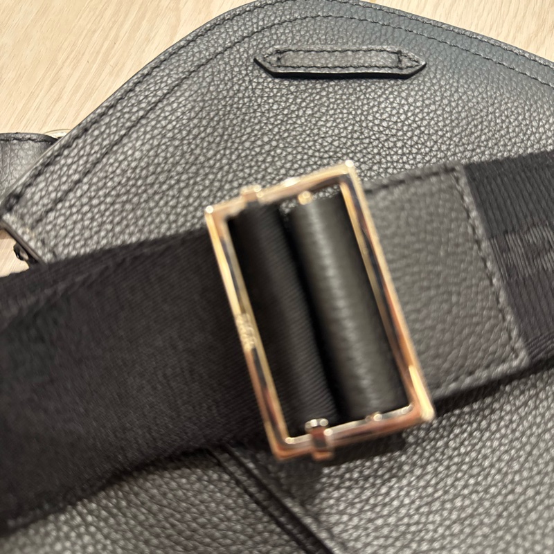 Dior 黑色斜挎包-10