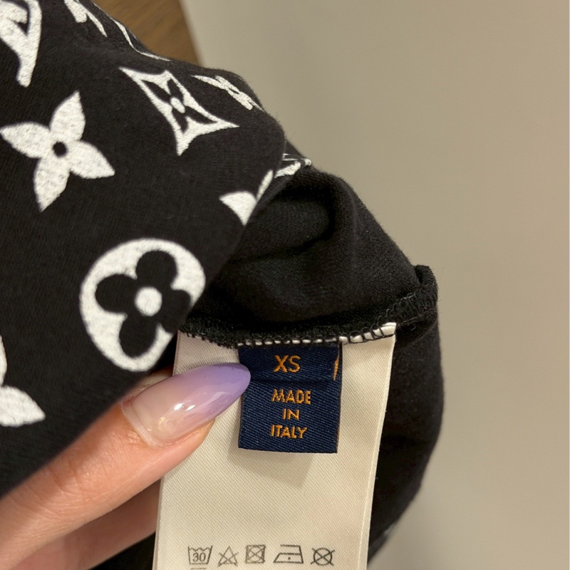 LV黑色漸層短袖-3