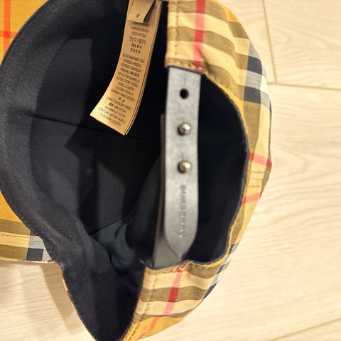 Burberry彩虹條紋 經典帽款 M號