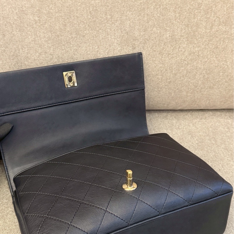 香奈兒黑色風琴包-6