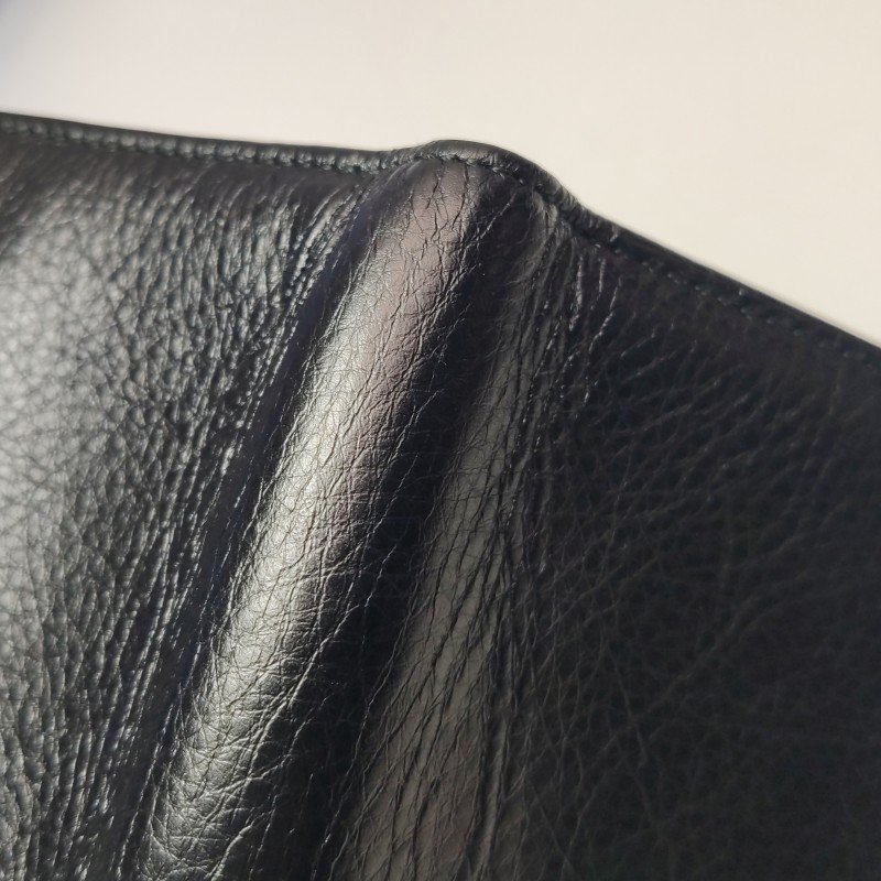 Gucci牛皮純色G字logo對折錢包-9