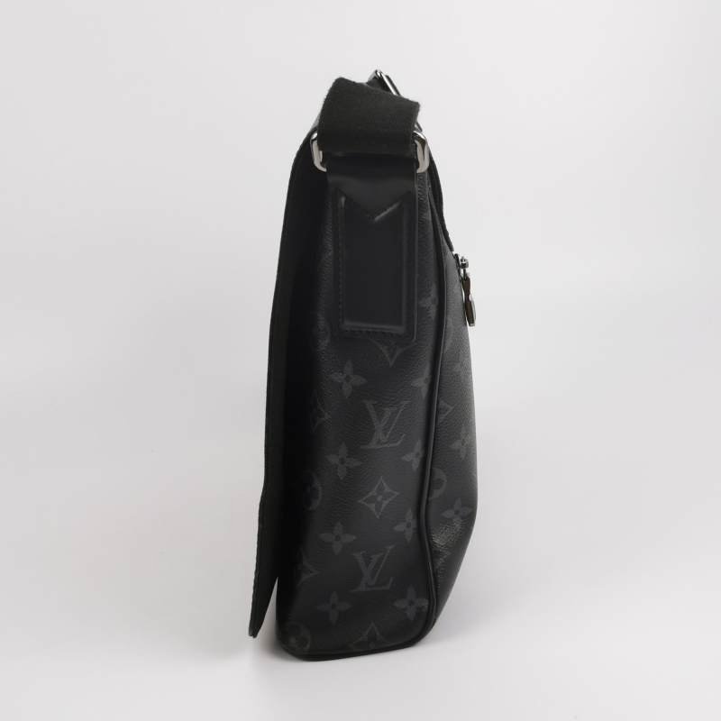 Louis Vuitton (LV)District牛皮Monogram印花翻 蓋郵差包斜背包單肩包-2