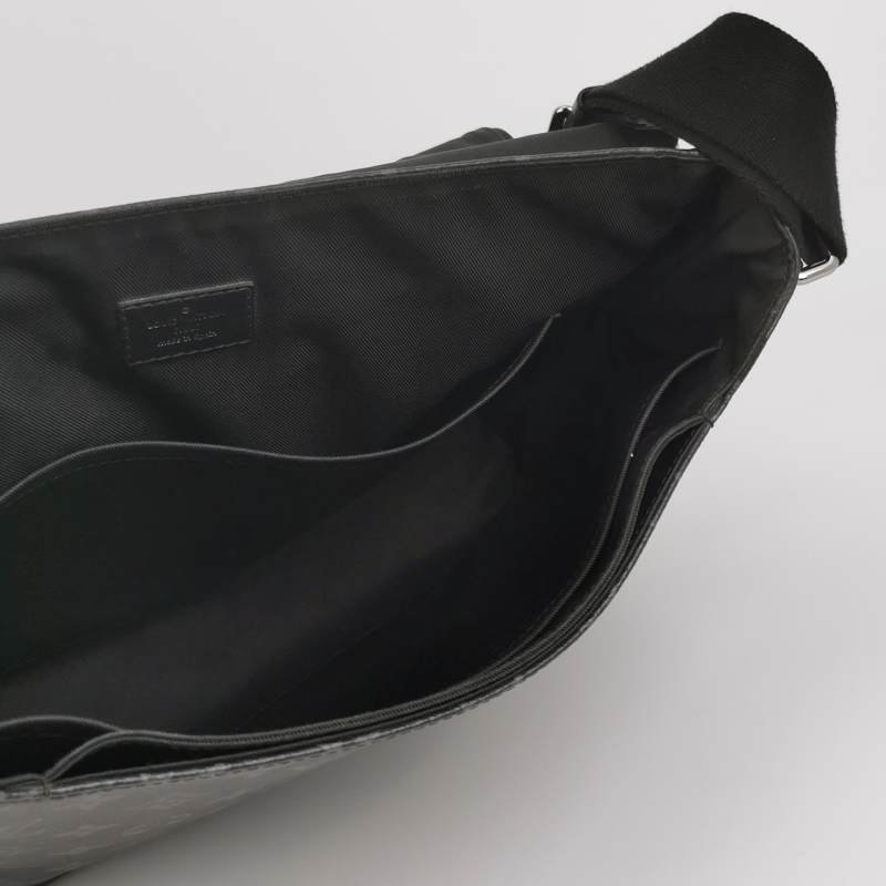 Louis Vuitton (LV)District牛皮Monogram印花翻 蓋郵差包斜背包單肩包-6