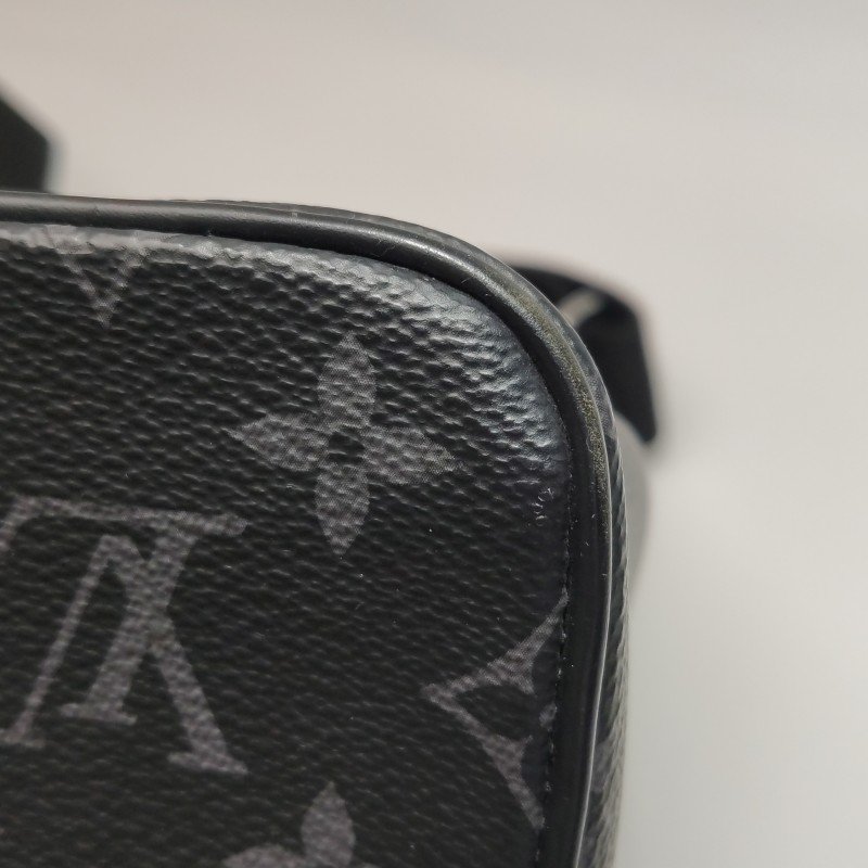 Louis Vuitton (LV)District牛皮Monogram印花翻 蓋郵差包斜背包單肩包-17