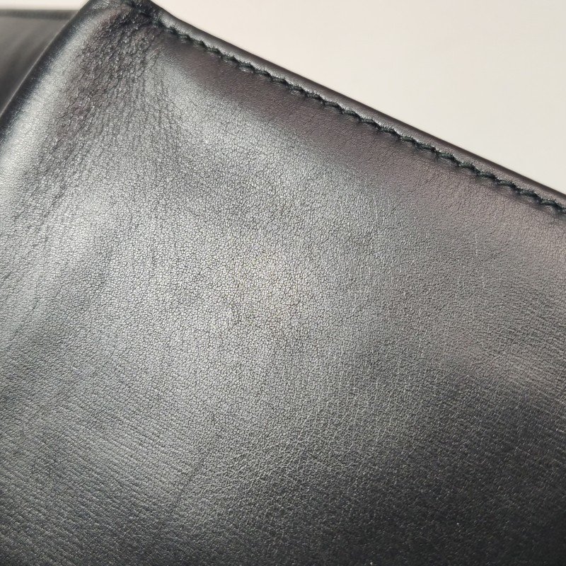 Gucci牛皮純色字母logo壓花對折錢包-9