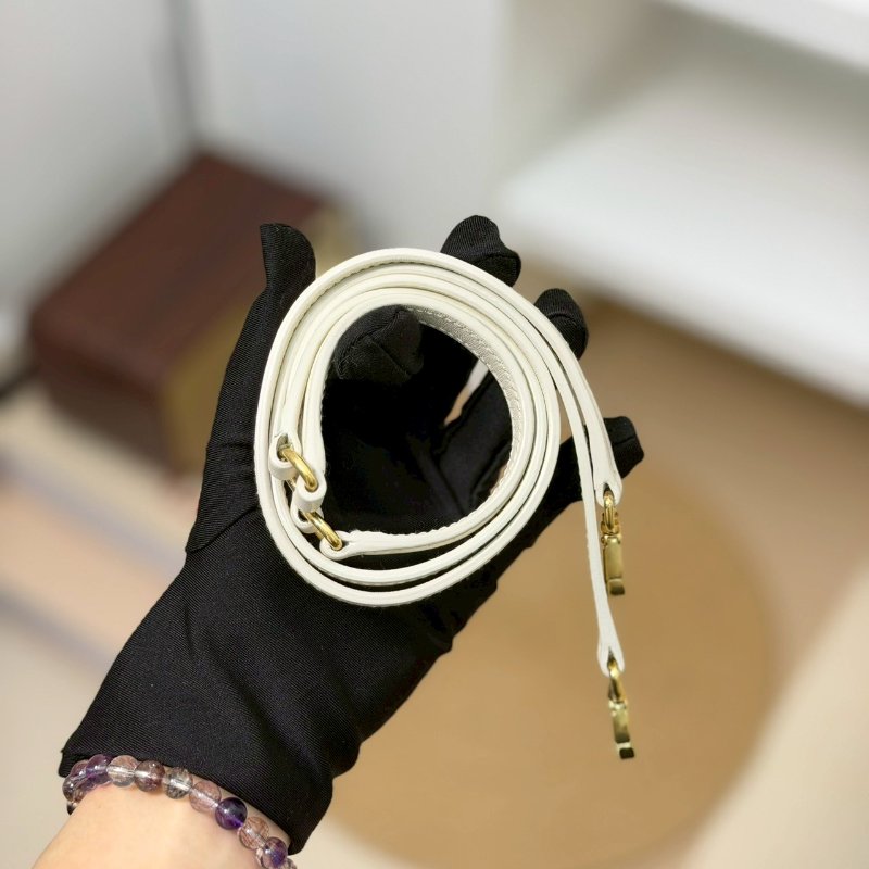 （稀有釋出❤️專櫃價對折！）🏷️Miumiu 繆繆．Wander Hobo 小號-20