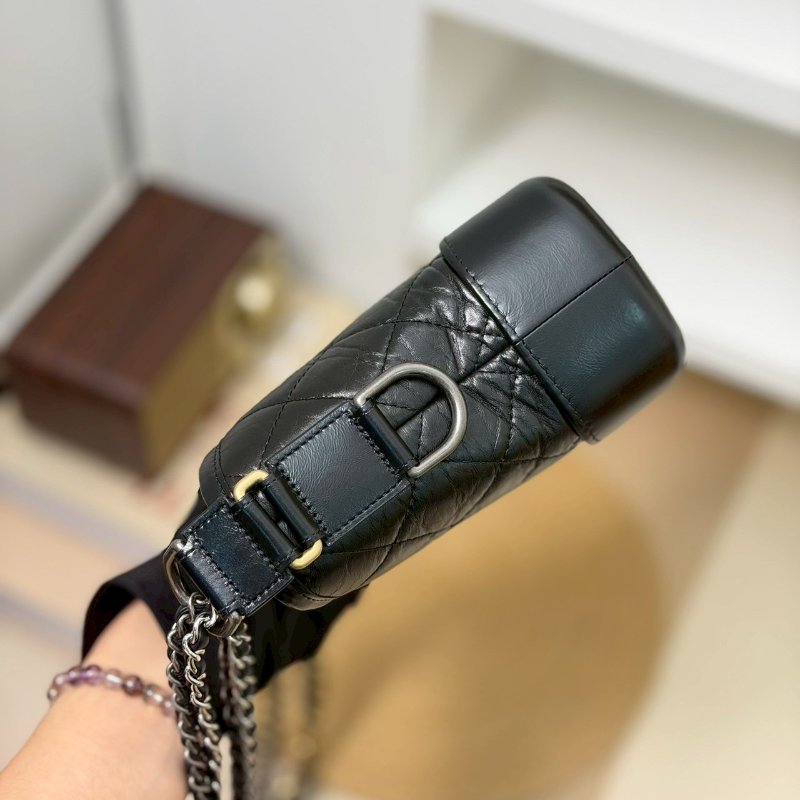 (激新✨五金膠膜留給你撕)🏷️Chanel 香奈兒.Gabrielle 流浪包 小號-3