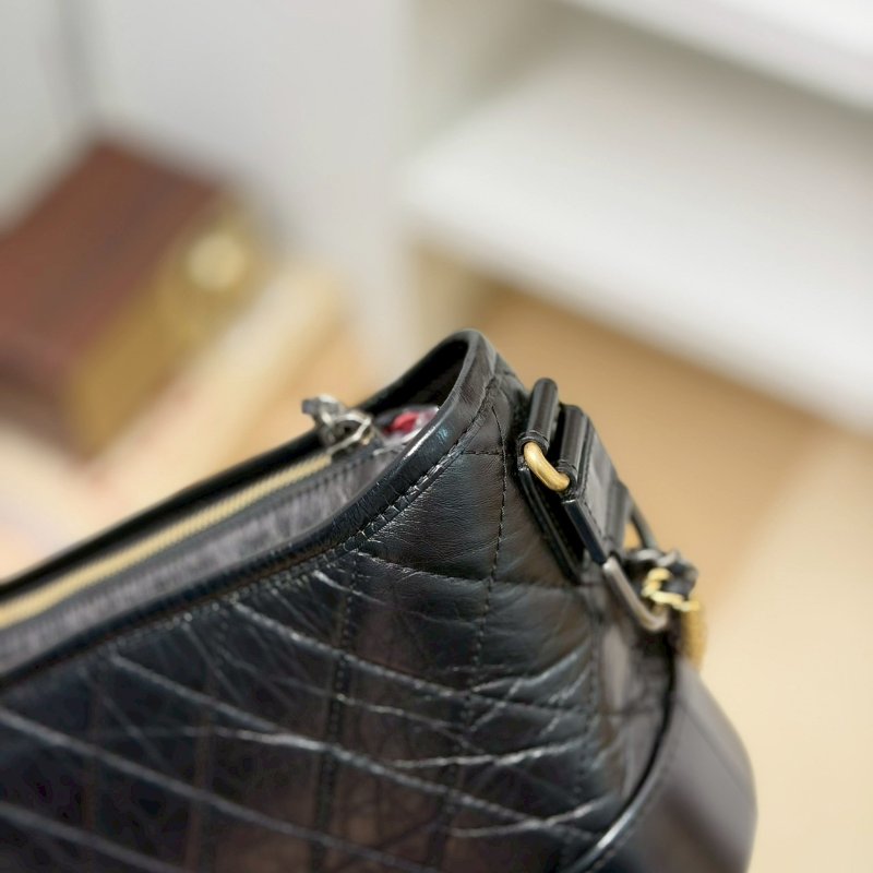 (激新✨五金膠膜留給你撕)🏷️Chanel 香奈兒.Gabrielle 流浪包 小號-11