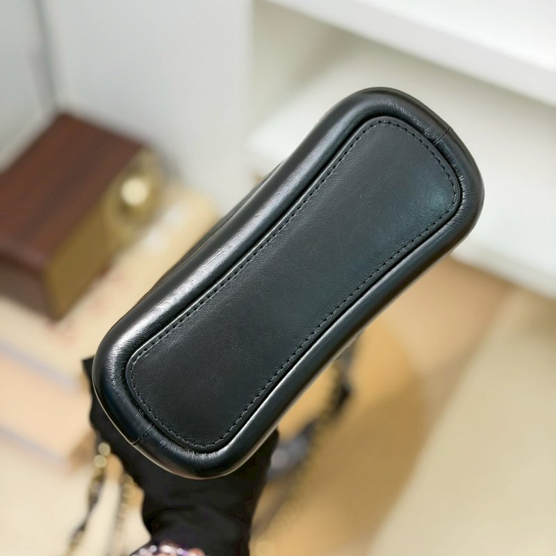 (激新✨五金膠膜留給你撕)🏷️Chanel 香奈兒.Gabrielle 流浪包 小號-12