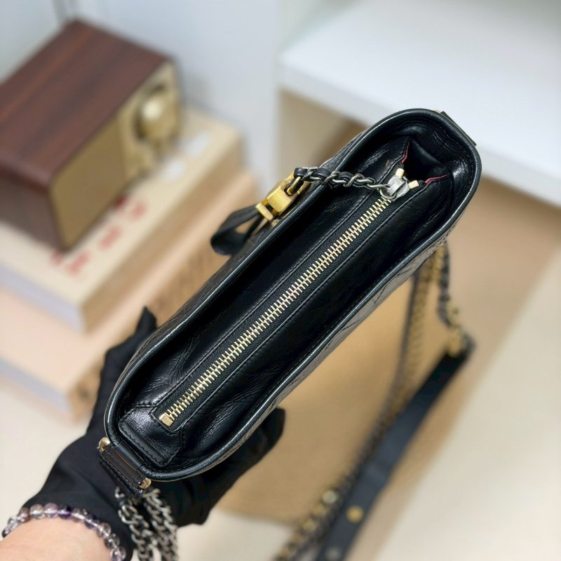 (激新✨五金膠膜留給你撕)🏷️Chanel 香奈兒.Gabrielle 流浪包 小號-13