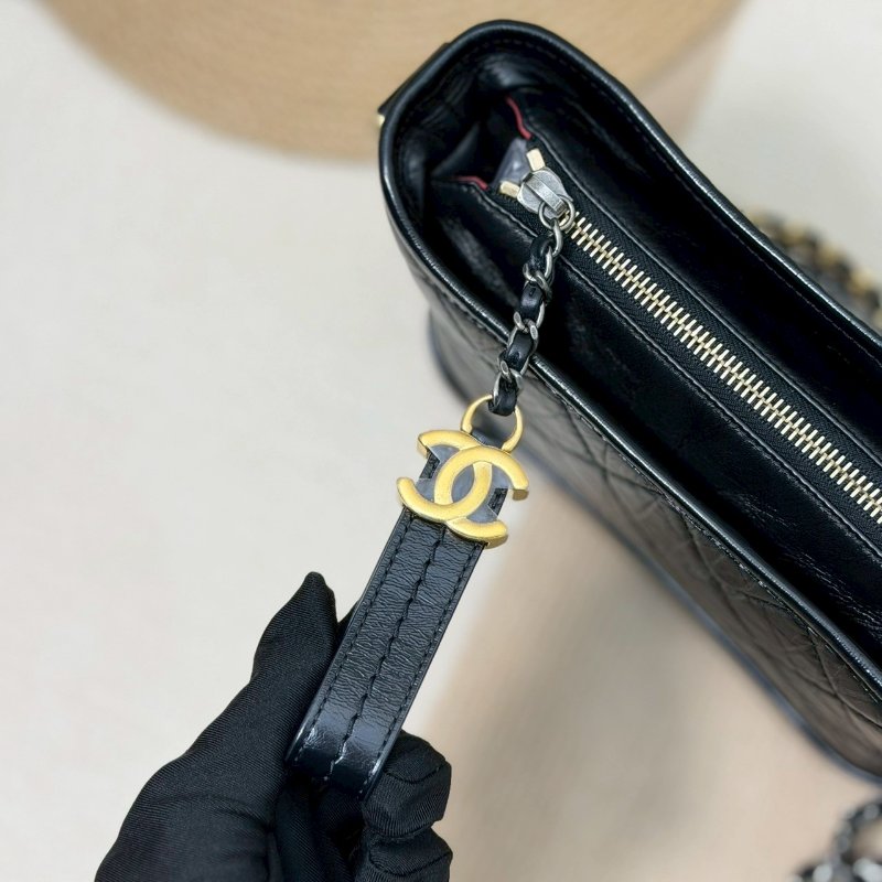 (激新✨五金膠膜留給你撕)🏷️Chanel 香奈兒.Gabrielle 流浪包 小號-14