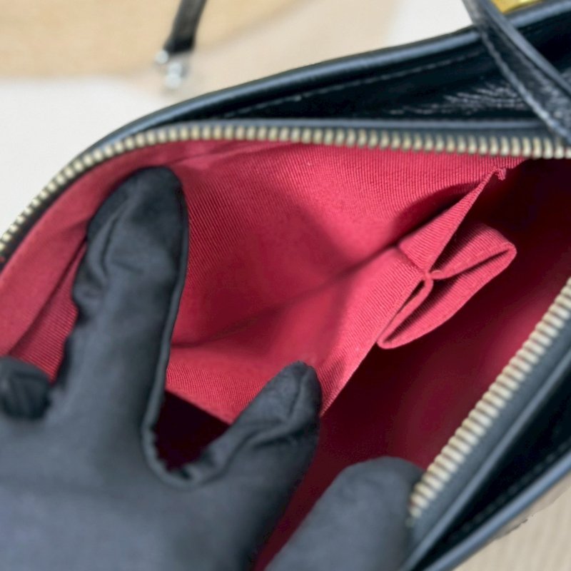 (激新✨五金膠膜留給你撕)🏷️Chanel 香奈兒.Gabrielle 流浪包 小號-18