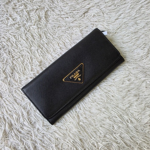 Prada經典三角牌長夾