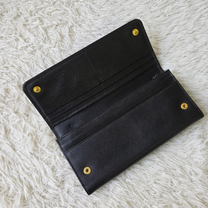 Prada經典三角牌長夾-2