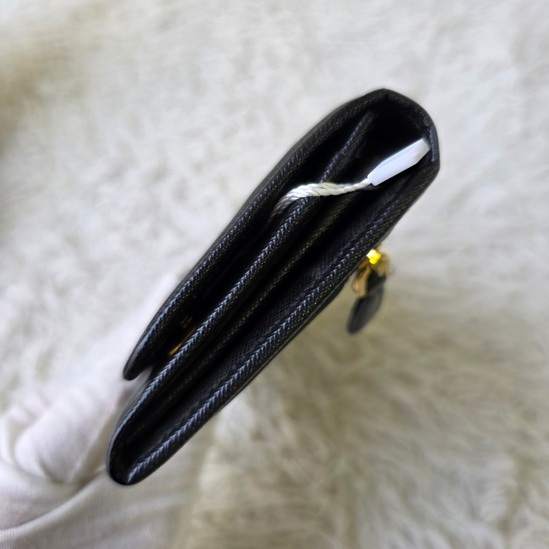 Prada經典三角牌長夾-4