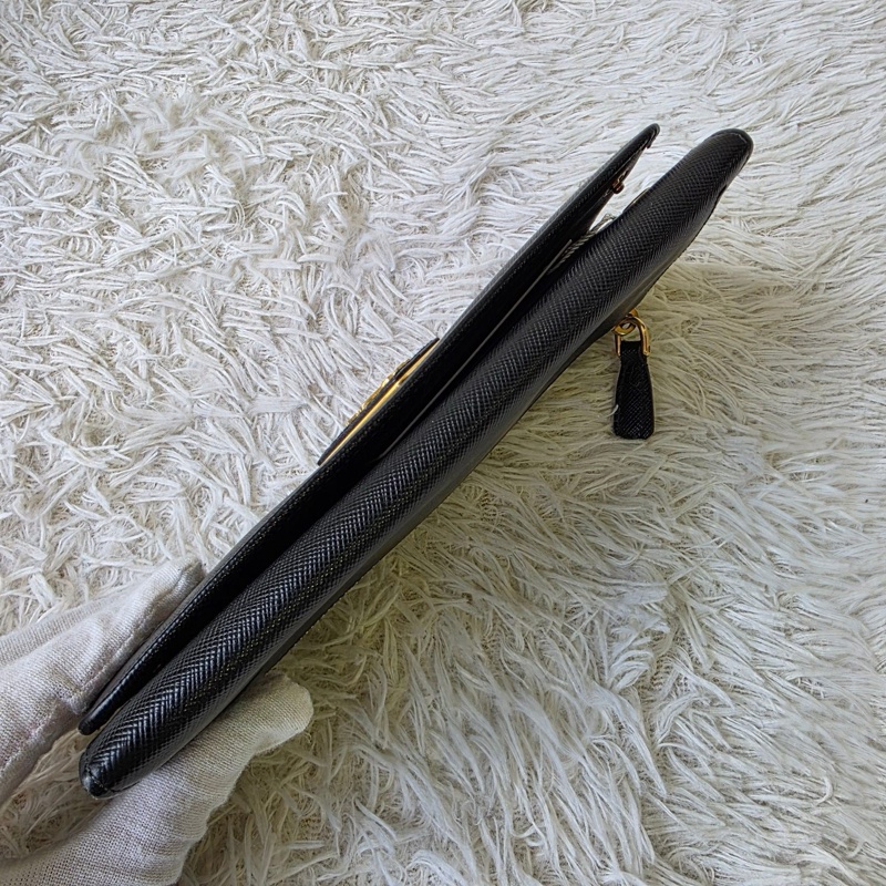 Prada經典三角牌長夾-6