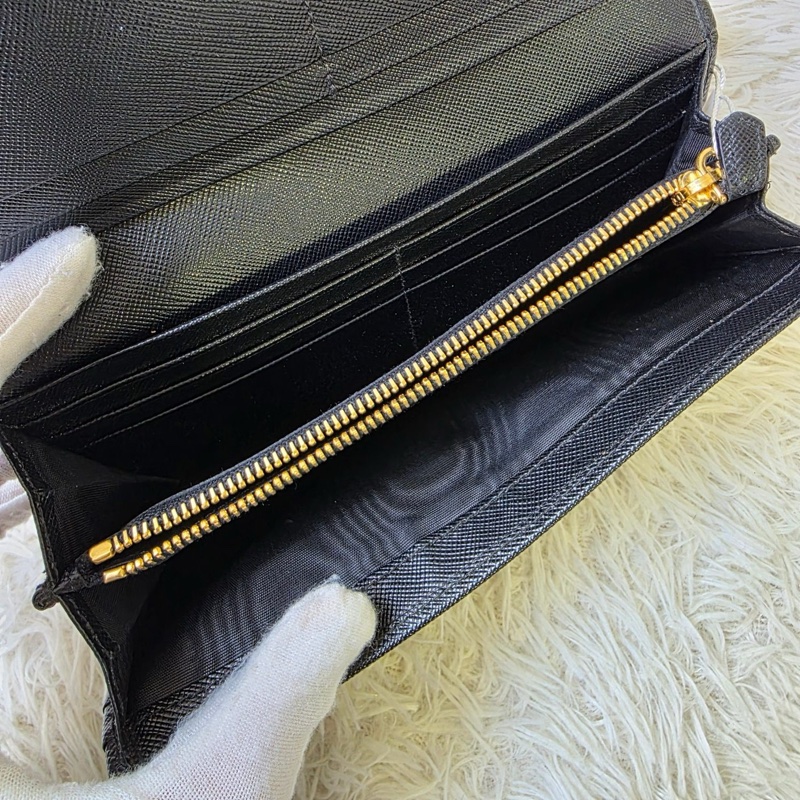 Prada經典三角牌長夾-7