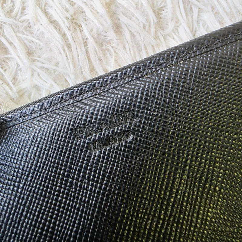 Prada經典三角牌長夾-8