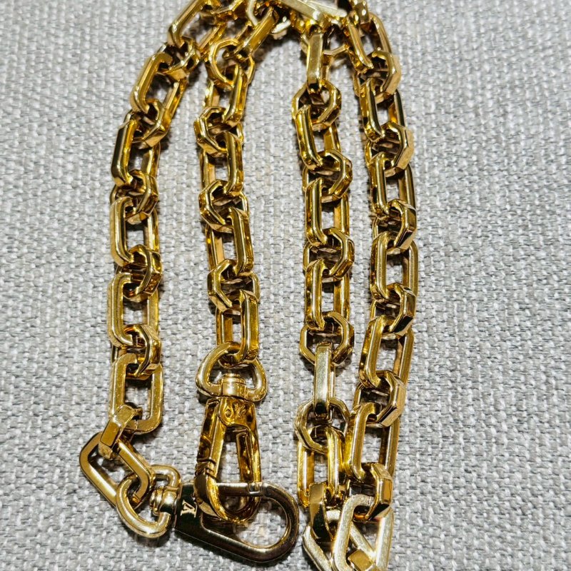 Louis Vuitton 達芙妮 斜背鏈條包 晶片款-26