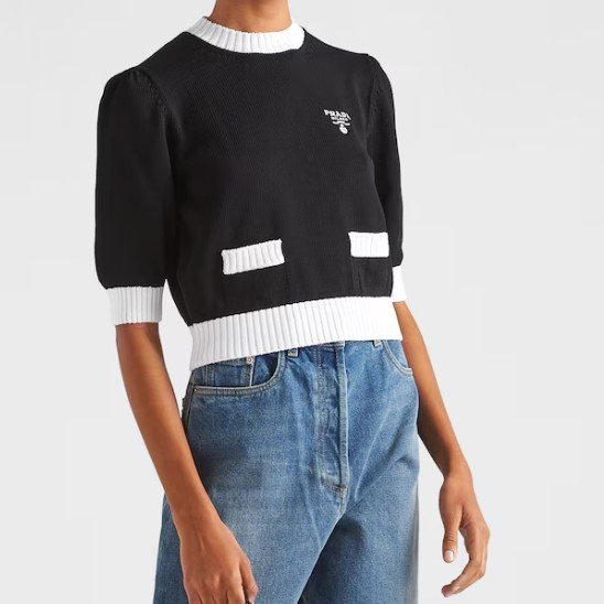 暫訂::專櫃新款 ::PRADA:: 黑色針織品牌字母白邊棉質圓領毛衣 上衣 42號-1
