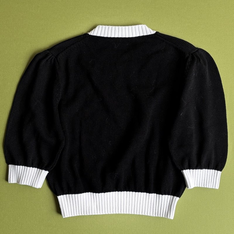 暫訂::專櫃新款 ::PRADA:: 黑色針織品牌字母白邊棉質圓領毛衣 上衣 42號-4