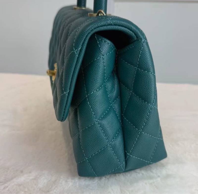 CHANEL香奈兒 Coco Handle 小號 翡翠綠金扣 荔枝紋牛皮 手柄壓花 可拆卸肩帶 經典菱格口蓋包 時尚單肩手提包 女款 現貨-3