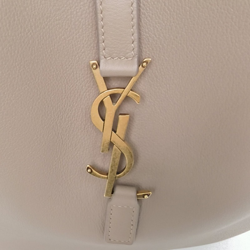 SAINT LAURENT LE5À7HOBO小號大象灰牛皮金扣肩背包-4