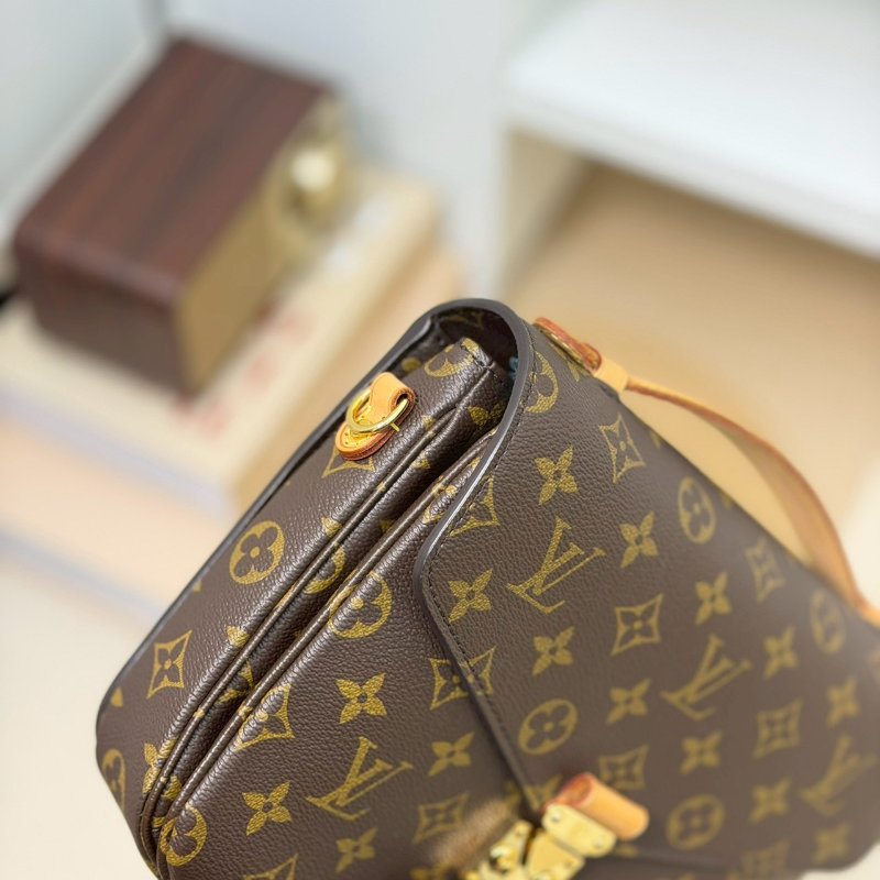 🏷️LV 路易威登．Pochette Métis 老花郵差包 M44875 芯片款-8