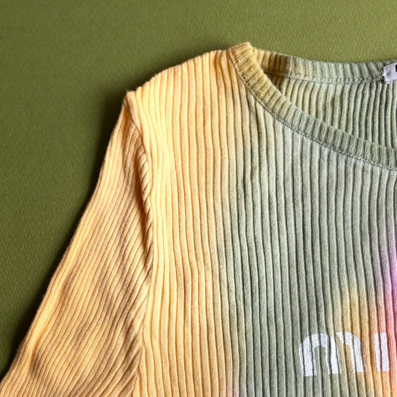 ::MIUMIU:: 春夏粉彩綠坑條合身上衣 Logo Print Top in Tie Dye Ribbed Knit Jersey-10