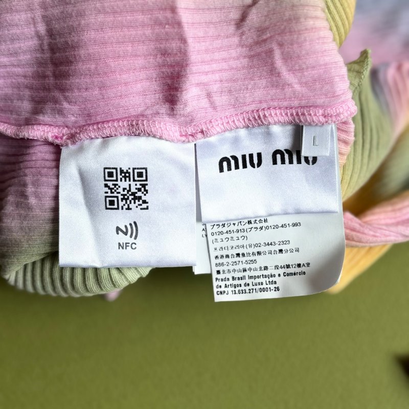 ::MIUMIU:: 春夏粉彩綠坑條合身上衣 Logo Print Top in Tie Dye Ribbed Knit Jersey-13