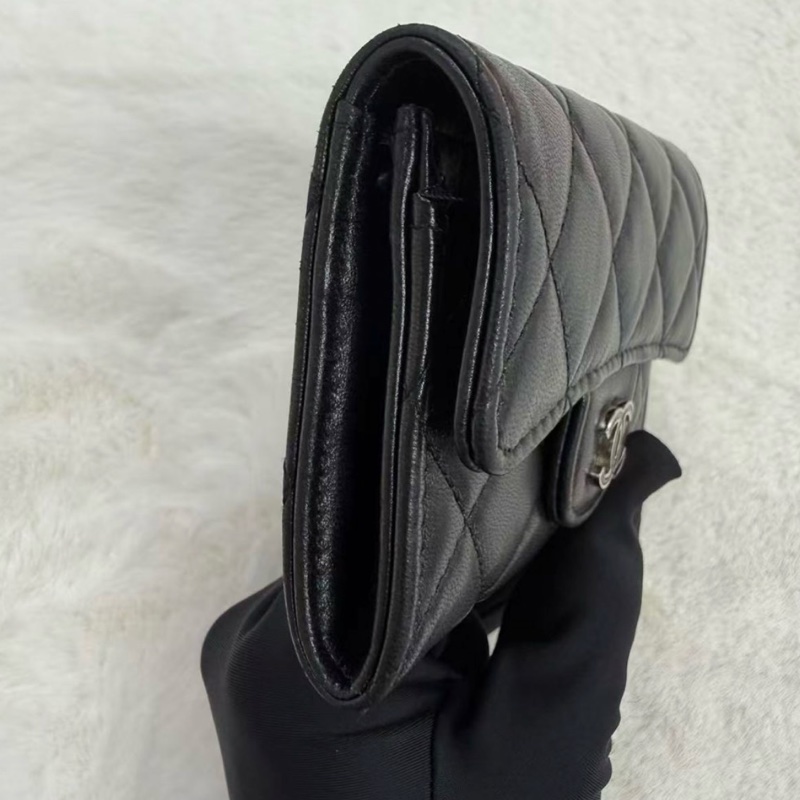 Chanel CC Bag 黑色羊皮菱格絎縫雙C Logo零錢包-4