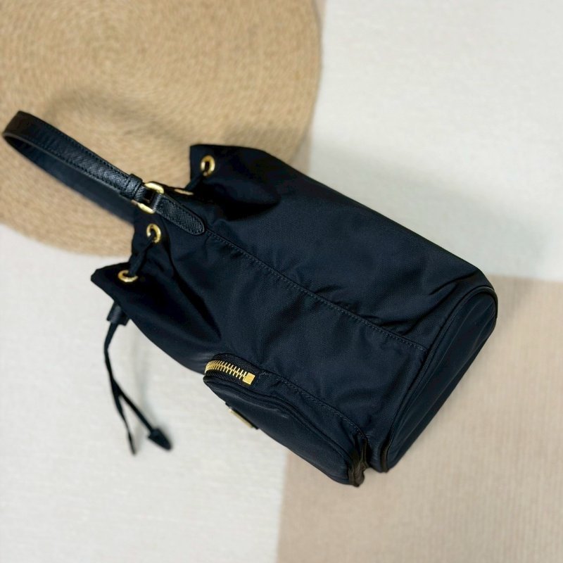 （稀有補貨✨✨）🏷️Prada 普拉達．Duet Re-Nylon 小水桶-3