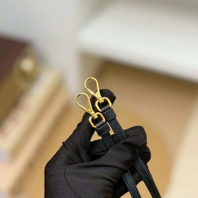 （稀有補貨✨✨）🏷️Prada 普拉達．Duet Re-Nylon 小水桶-19