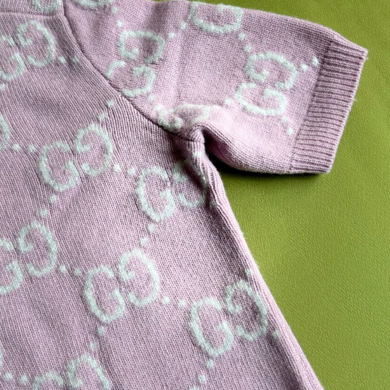 專櫃新款 ::GUCCI:: GG knit wool top in pink 白雙G滿版粉色羊毛圓領上衣-13