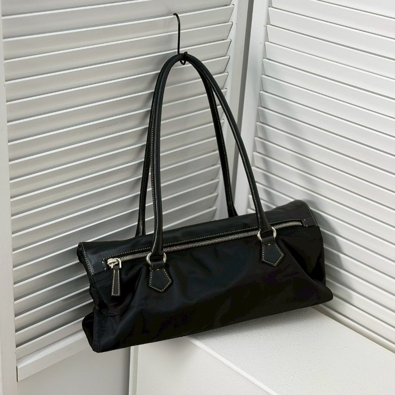 （酷颯美女快看😎）🏷️Prada 普拉達．Shoulder 中古長法棍/客人寄賣-1